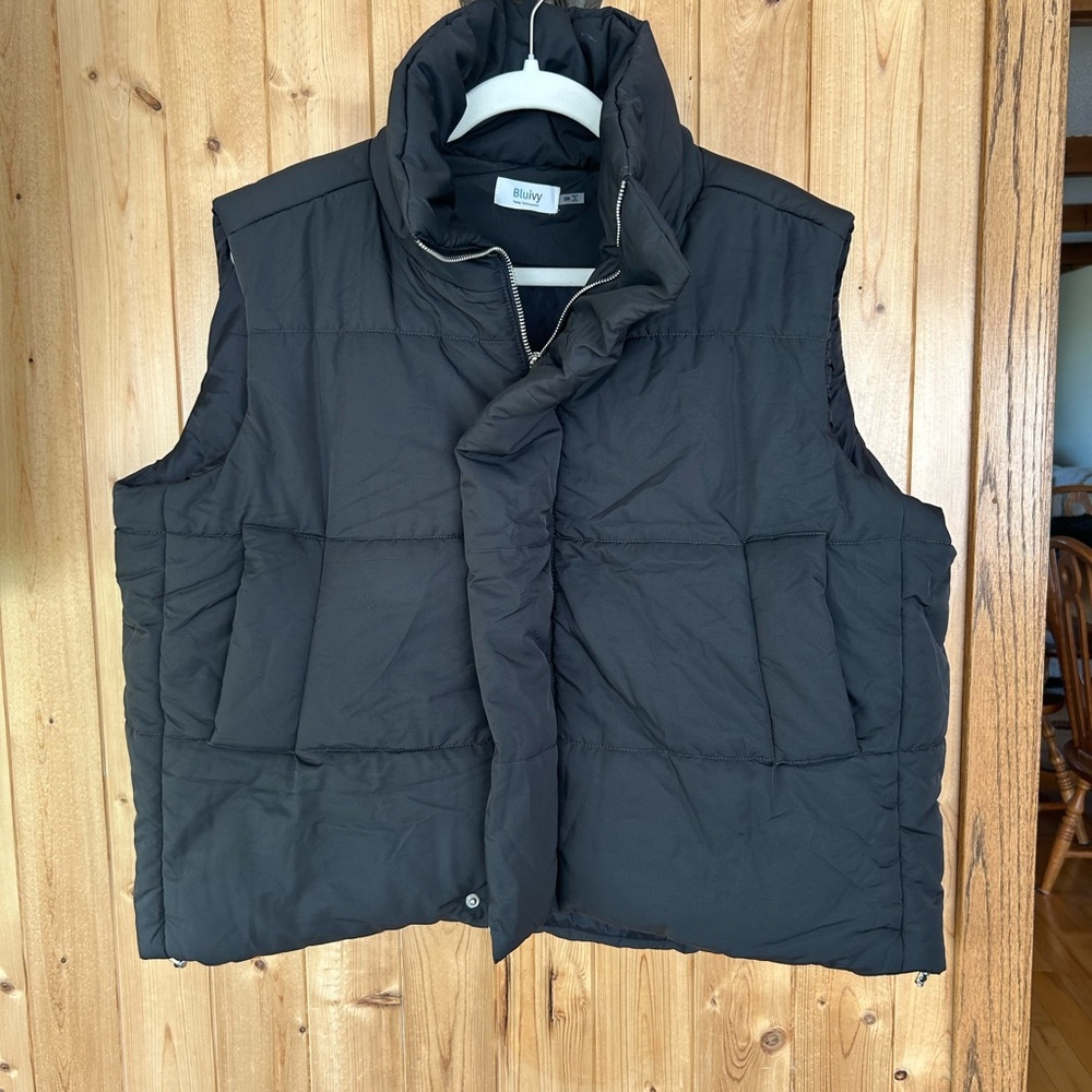 Bluivy Black Puffer Vest Size S/M